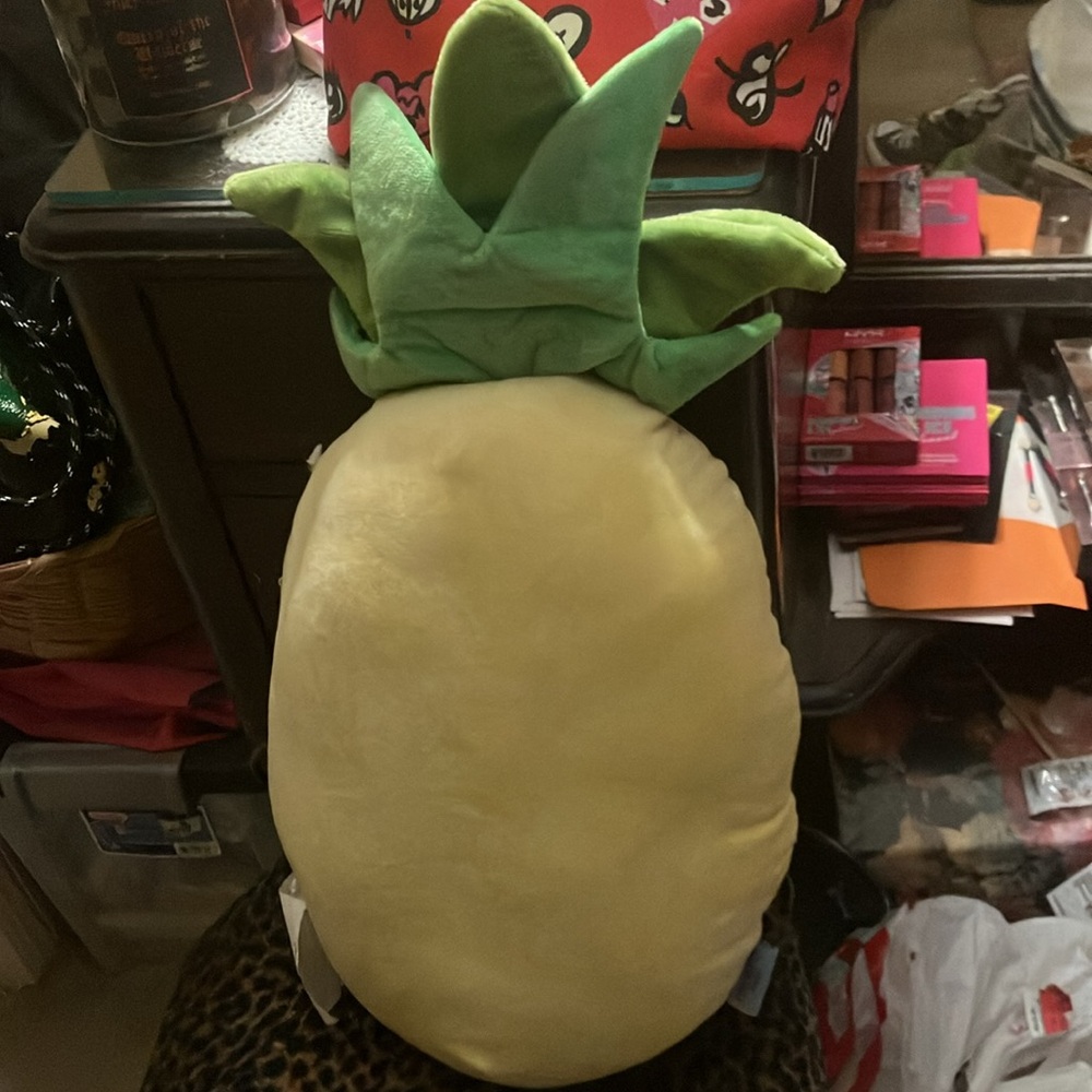 🍍Forever 21 Home super soft plush pineapple accent throw pillow NWT - Picture 2 of 5